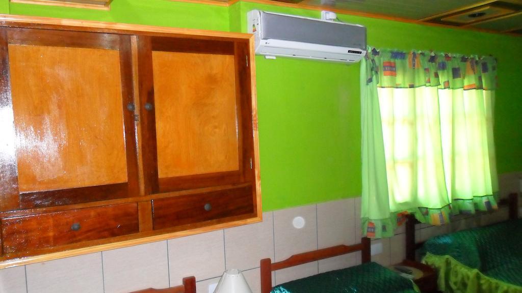 Residencial Arcoiris Hotel Puerto Iguazu Room photo
