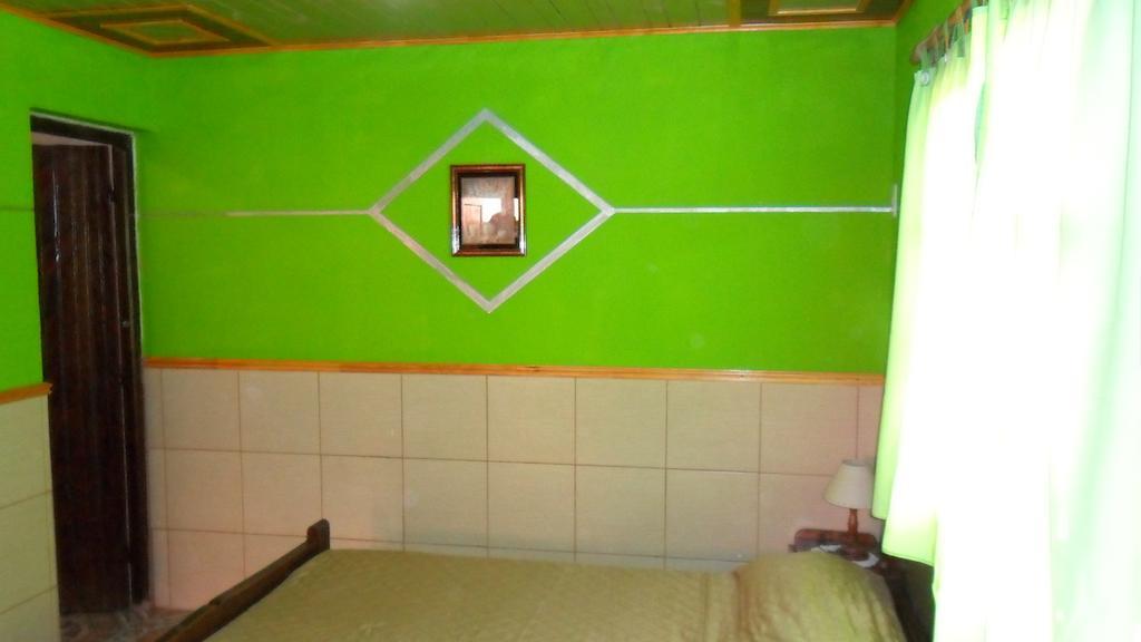 Residencial Arcoiris Hotel Puerto Iguazu Room photo